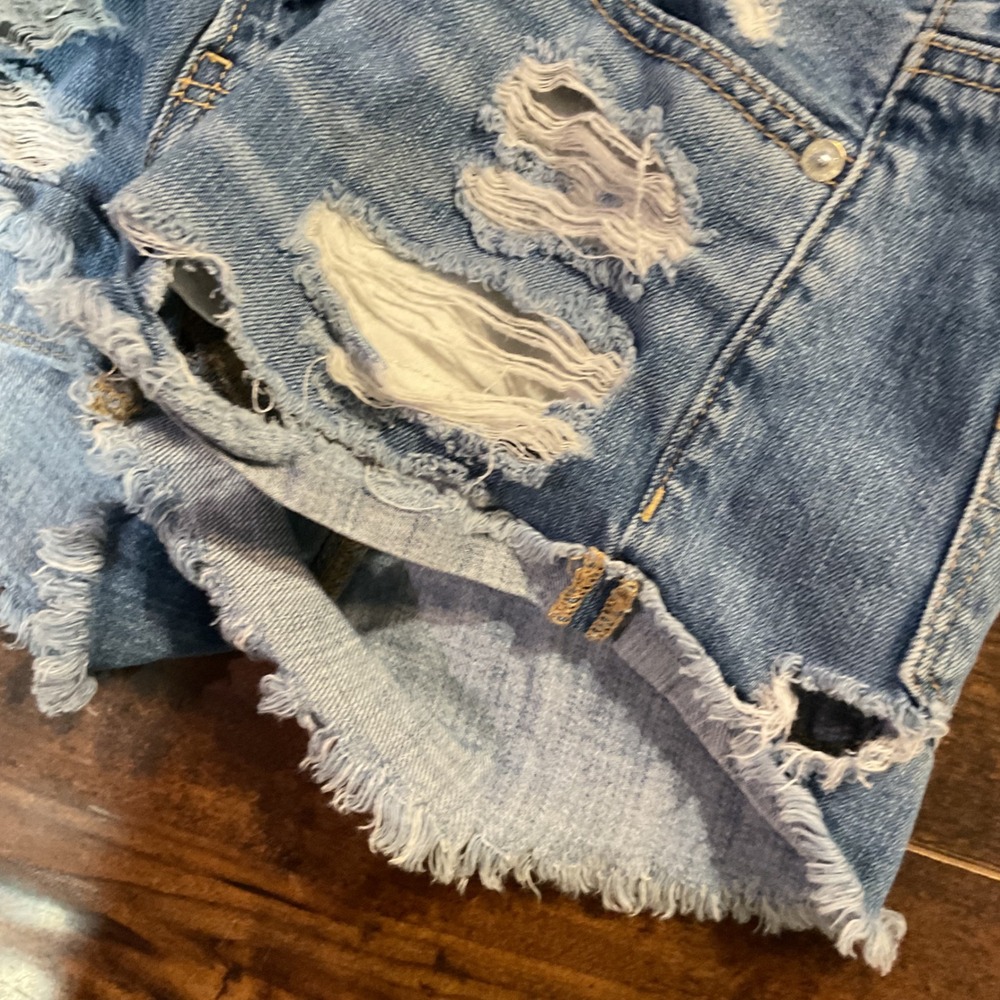 American Eagle Tomgirl Shortie Distressed Denim Shorts Medium Wash Blue Size 00 - Picture 5 of 5